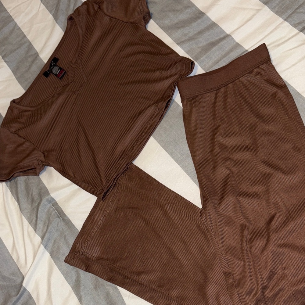 Brown Ribbed Lounge Set